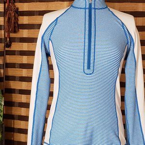 Lululemon Early Blue Stripe Reversible Scuba  with thumb hole size 6
